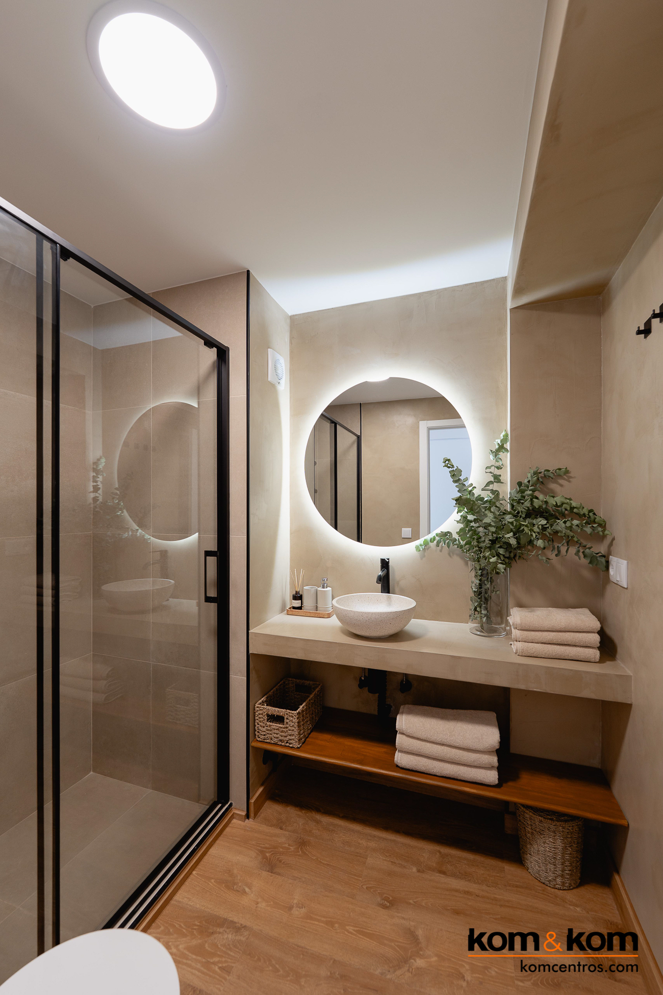 Cuarto de ba&ntilde;o de apartamento elegante y bonito en Benidorm, Alicante.